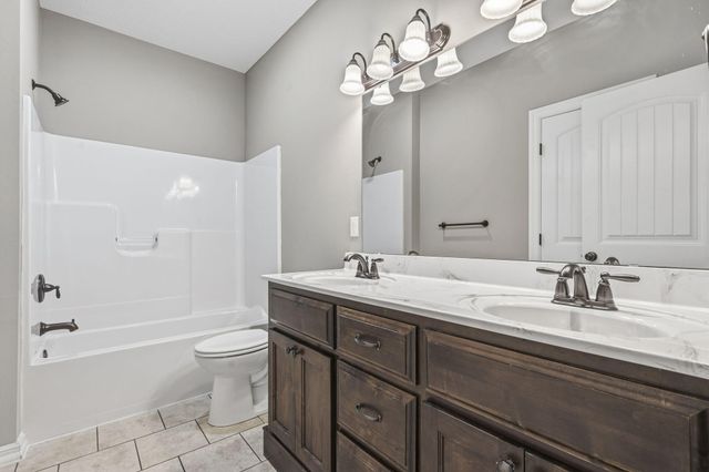 831 N Grapevine Road, Springfield, MO 65802