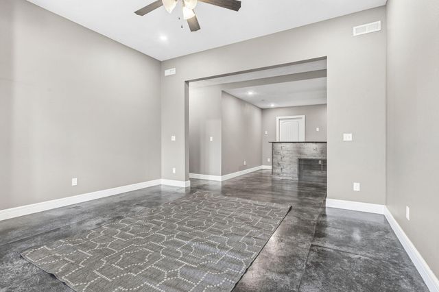 831 N Grapevine Road, Springfield, MO 65802