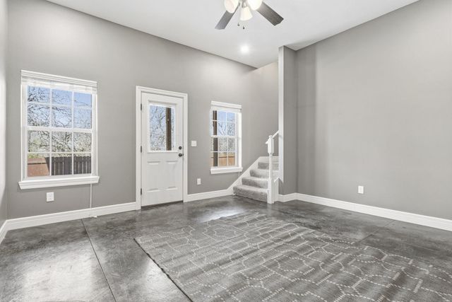 831 N Grapevine Road, Springfield, MO 65802