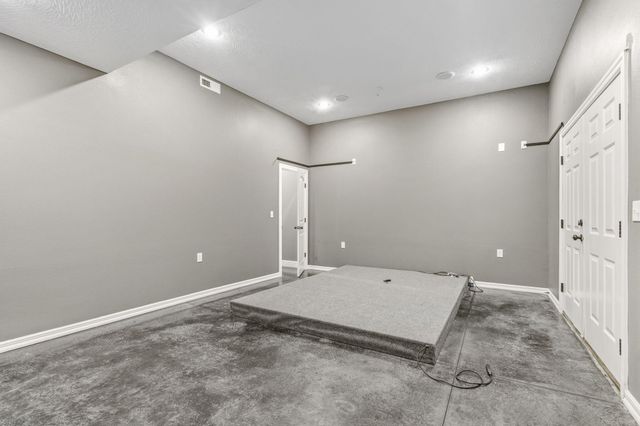831 N Grapevine Road, Springfield, MO 65802