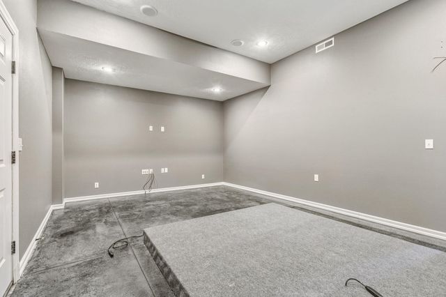 831 N Grapevine Road, Springfield, MO 65802