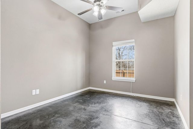 831 N Grapevine Road, Springfield, MO 65802