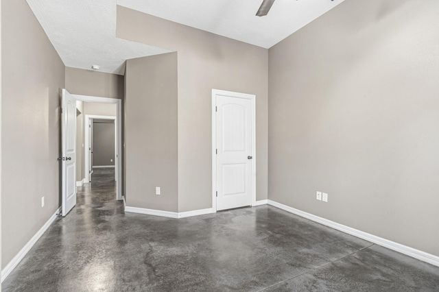 831 N Grapevine Road, Springfield, MO 65802