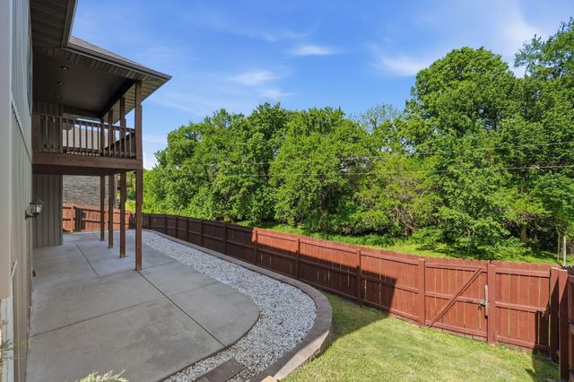 831 N Grapevine Road, Springfield, MO 65802
