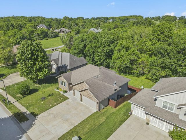 831 N Grapevine Road, Springfield, MO 65802