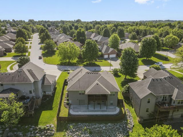 831 N Grapevine Road, Springfield, MO 65802