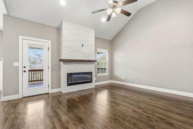 831 N Grapevine Road, Springfield, MO 65802
