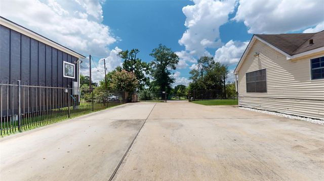 7004 Santa Maria Street, Houston, TX 77023