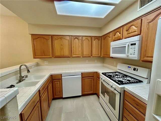 3320 FORT APACHE Road 136, Las Vegas, NV 89117