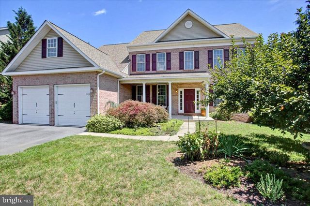 7946 GOLF VISTA DR, Greencastle, PA 17225
