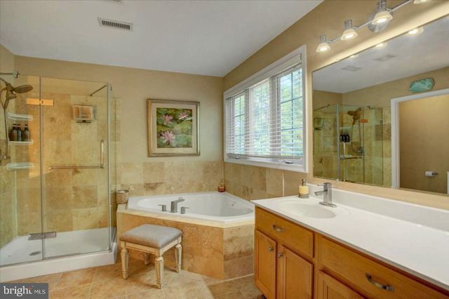 7946 GOLF VISTA DR, Greencastle, PA 17225
