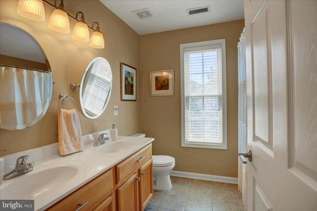 7946 GOLF VISTA DR, Greencastle, PA 17225