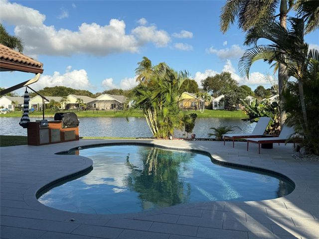 2702 E Orchard Circle, Davie, FL 33328