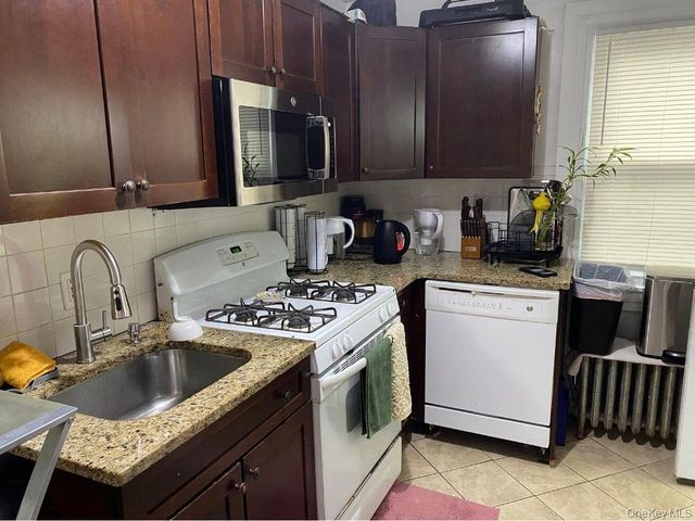 132 N 6th Avenue, Mount Vernon, NY 10550