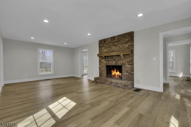 129 Sandy Ridge Rd, Delaware Twp., NJ 08559