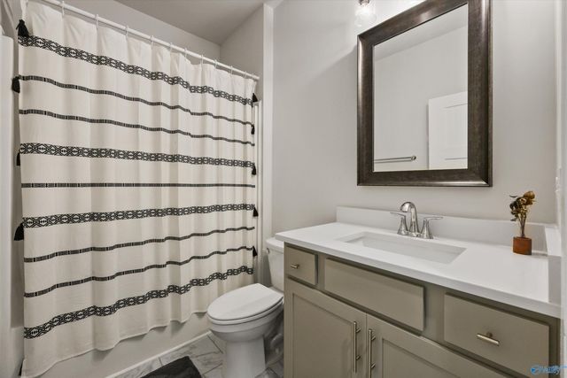 21825 Natures Cove Drive, Athens, AL 35613