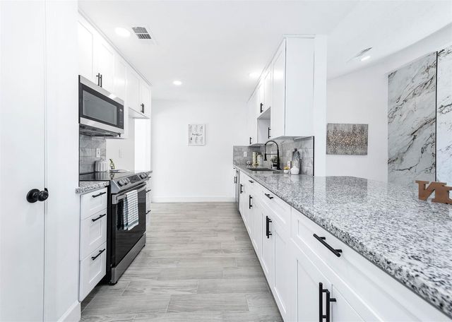 14310 Southline Road, Sugar Land, TX 77498