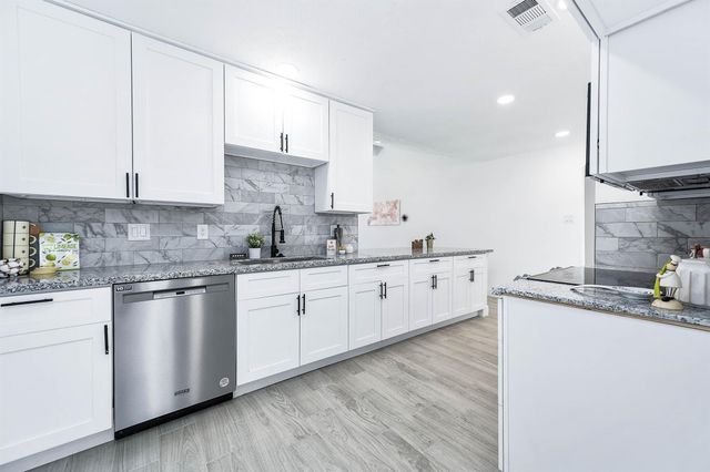 14310 Southline Road, Sugar Land, TX 77498