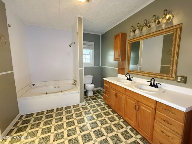 610 E Washington Street, Ville Platte, LA 70586