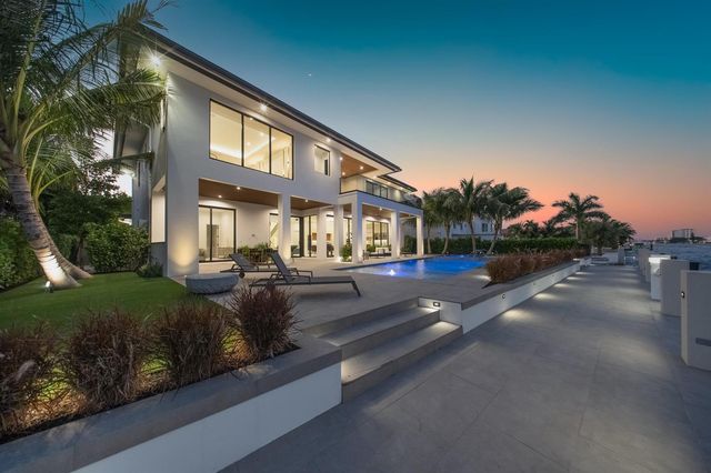 2880 NE 9th Street, Pompano Beach, FL 33062