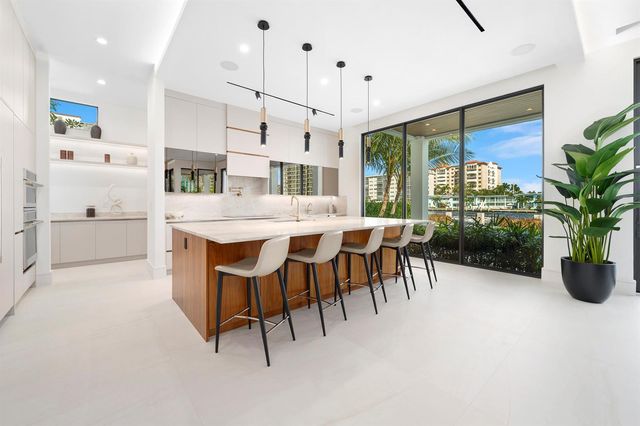 2880 NE 9th Street, Pompano Beach, FL 33062