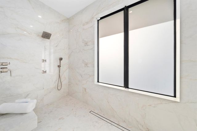 2880 NE 9th Street, Pompano Beach, FL 33062