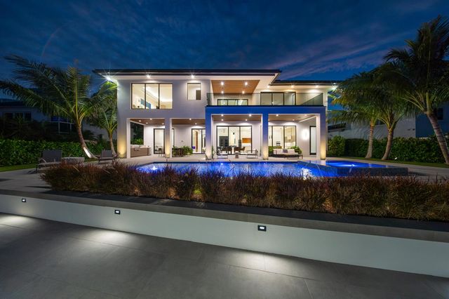2880 NE 9th Street, Pompano Beach, FL 33062
