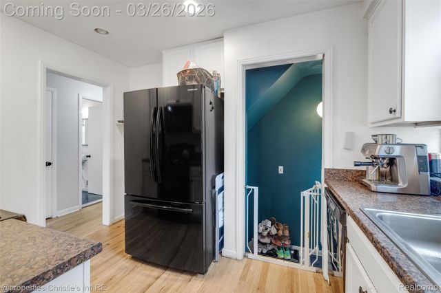 20631 Lochmoor Street, Harper Woods, MI 48225