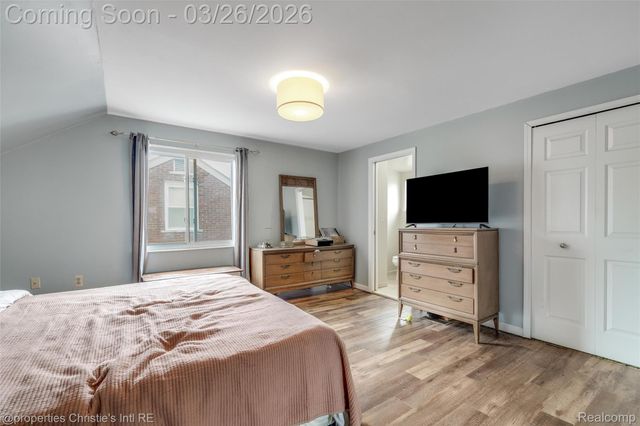 20631 Lochmoor Street, Harper Woods, MI 48225