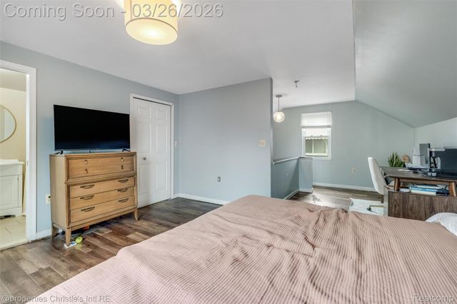 20631 Lochmoor Street, Harper Woods, MI 48225