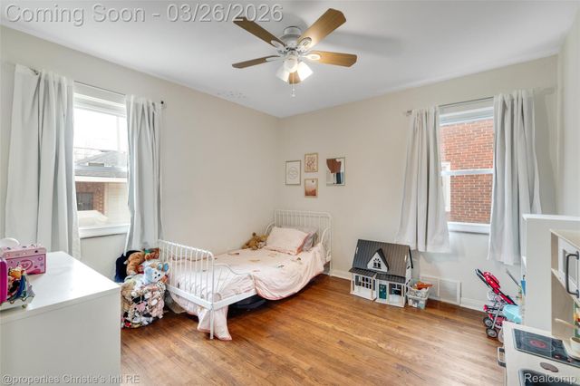 20631 Lochmoor Street, Harper Woods, MI 48225