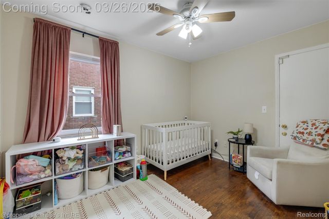 20631 Lochmoor Street, Harper Woods, MI 48225