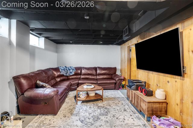 20631 Lochmoor Street, Harper Woods, MI 48225