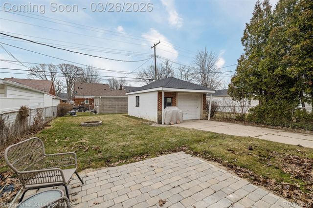 20631 Lochmoor Street, Harper Woods, MI 48225