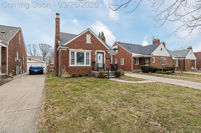 20631 Lochmoor Street, Harper Woods, MI 48225