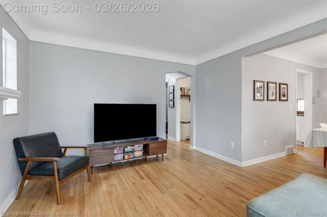 20631 Lochmoor Street, Harper Woods, MI 48225