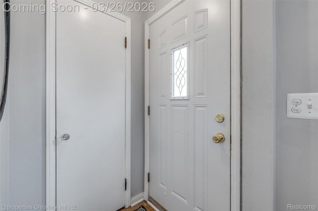 20631 Lochmoor Street, Harper Woods, MI 48225