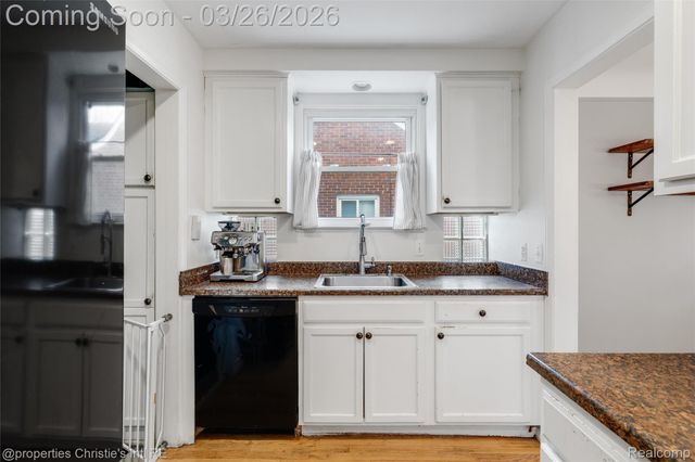 20631 Lochmoor Street, Harper Woods, MI 48225