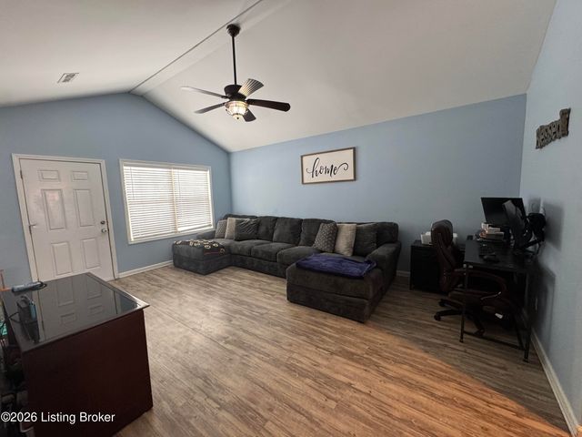 940 Thoroughbred Rd, Shelbyville, KY 40065