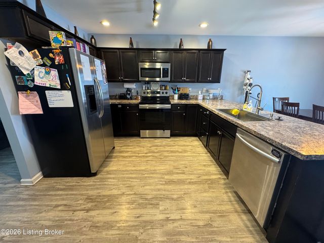 940 Thoroughbred Rd, Shelbyville, KY 40065