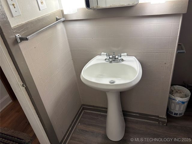 705 10th Avenue NW, Ardmore, OK 73401