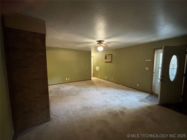 705 10th Avenue NW, Ardmore, OK 73401