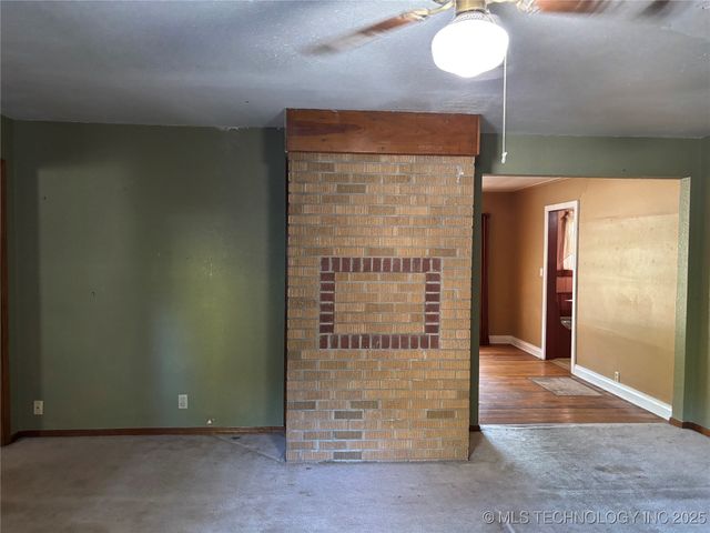 705 10th Avenue NW, Ardmore, OK 73401