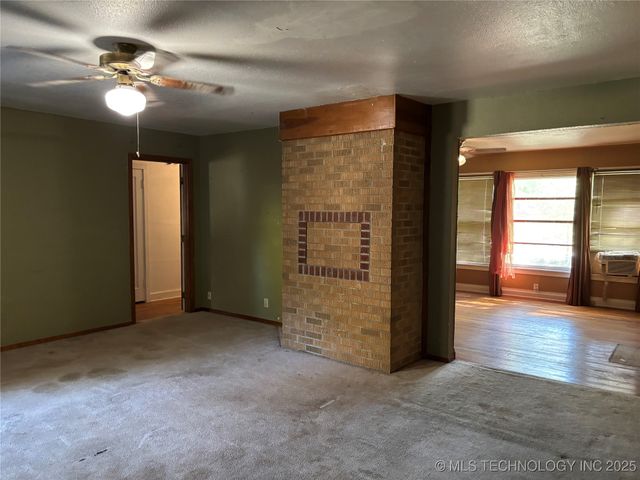 705 10th Avenue NW, Ardmore, OK 73401