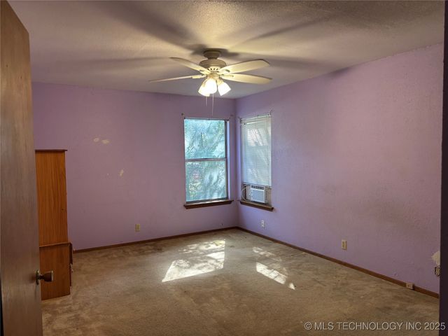 705 10th Avenue NW, Ardmore, OK 73401