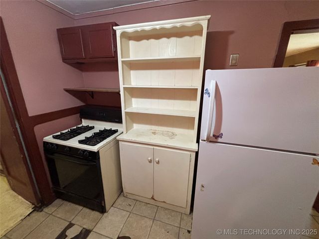 705 10th Avenue NW, Ardmore, OK 73401