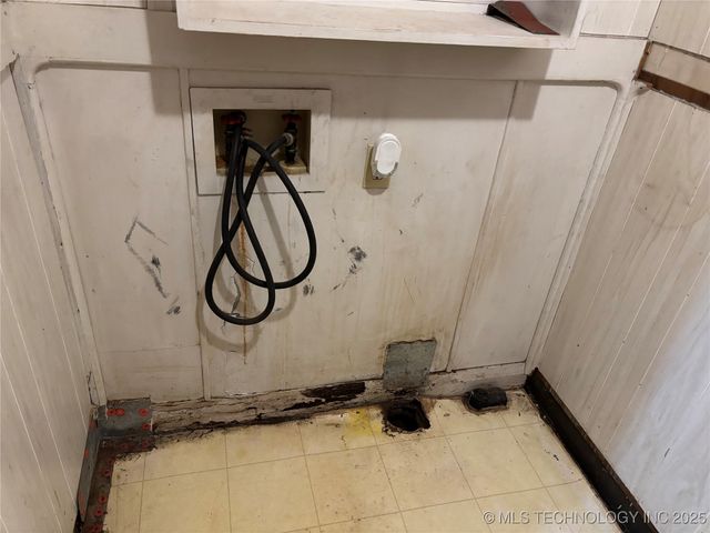 705 10th Avenue NW, Ardmore, OK 73401