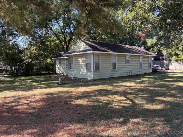 705 10th Avenue NW, Ardmore, OK 73401