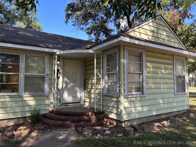 705 10th Avenue NW, Ardmore, OK 73401