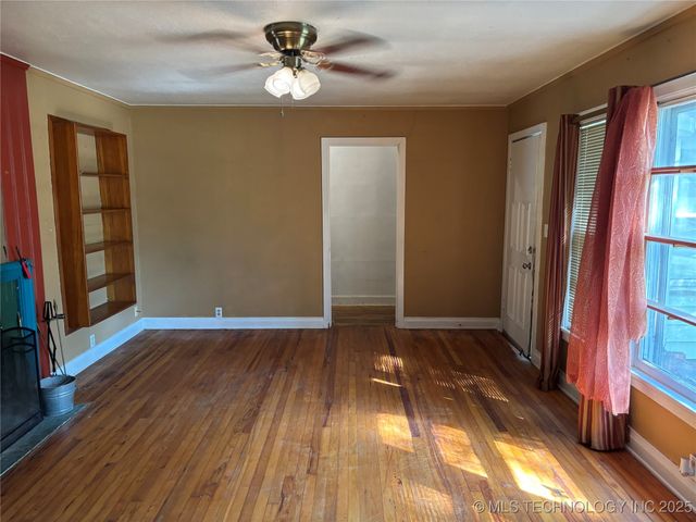 705 10th Avenue NW, Ardmore, OK 73401